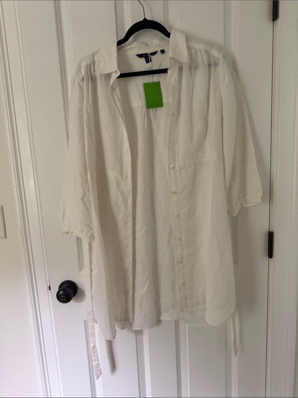 NWT Women’s BODEN White Lightweight Button-Front Tunic with tie back belt.